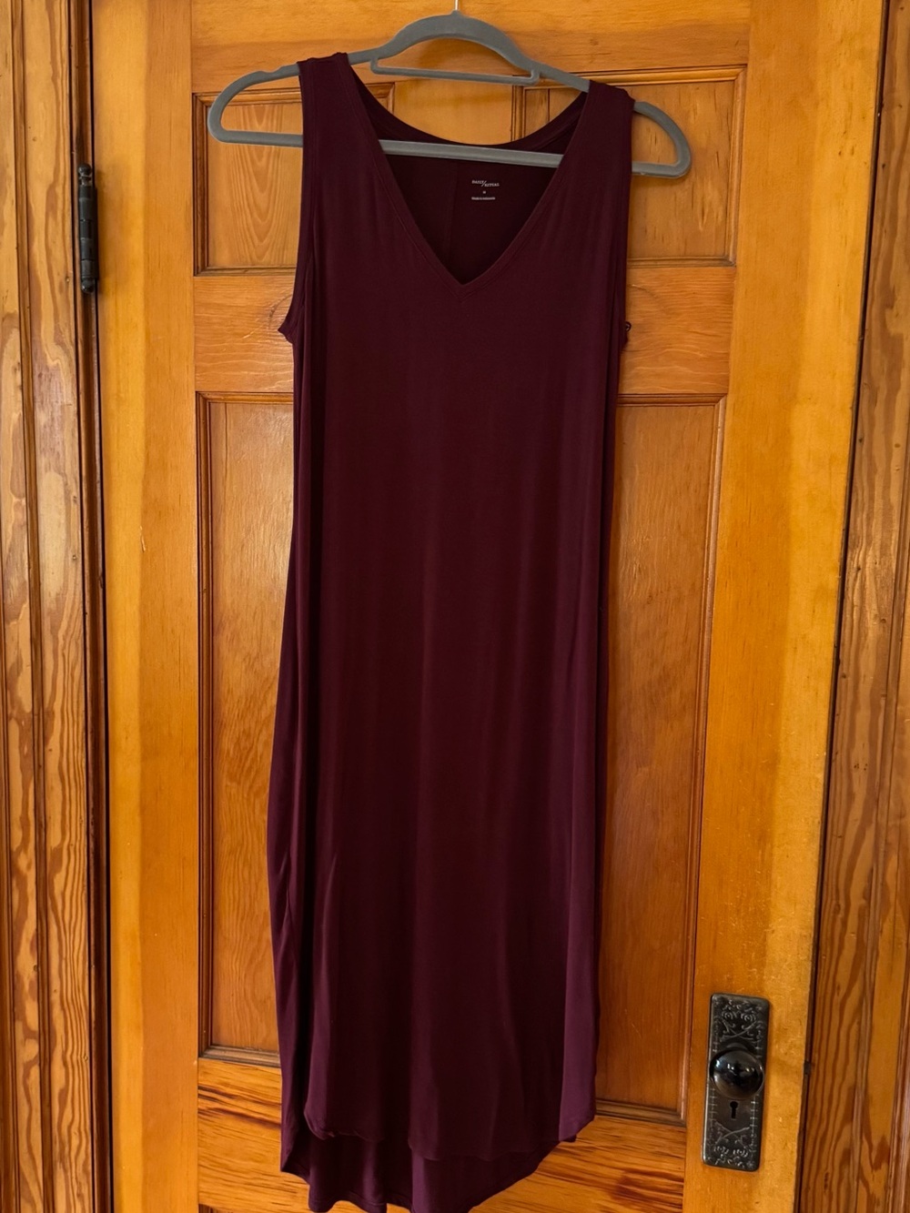 Daily Ritual Sleeveless V-Neck Midi Dress in Deep Burgundy